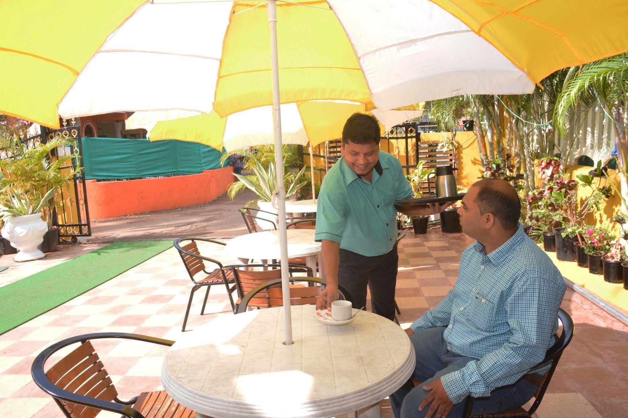 Rbr Suites Calangute Bagian luar foto