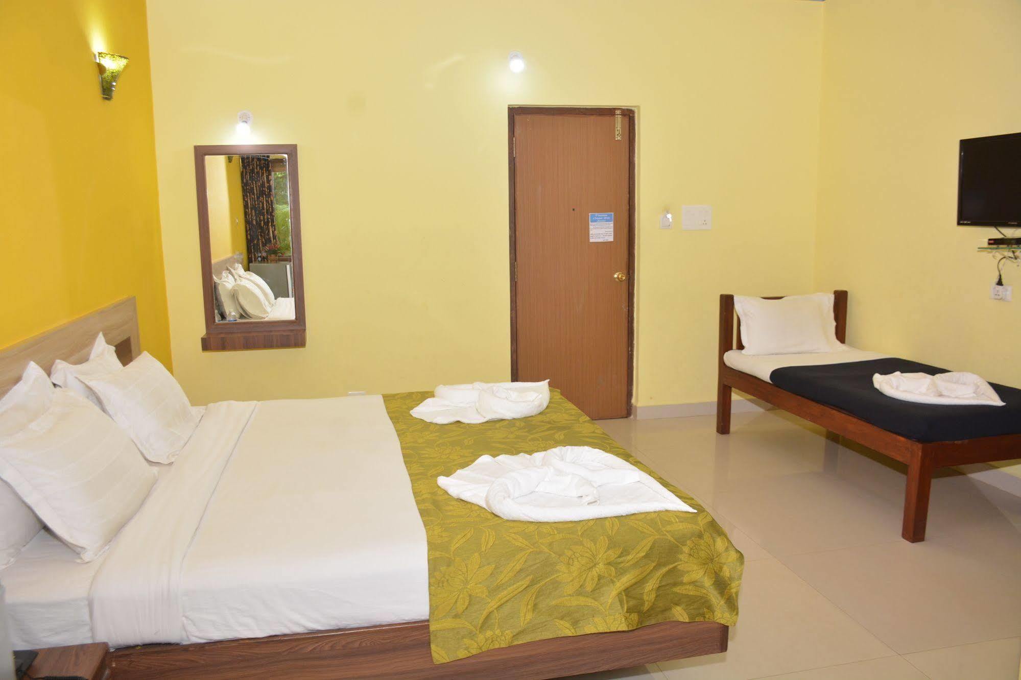 Rbr Suites Calangute Bagian luar foto