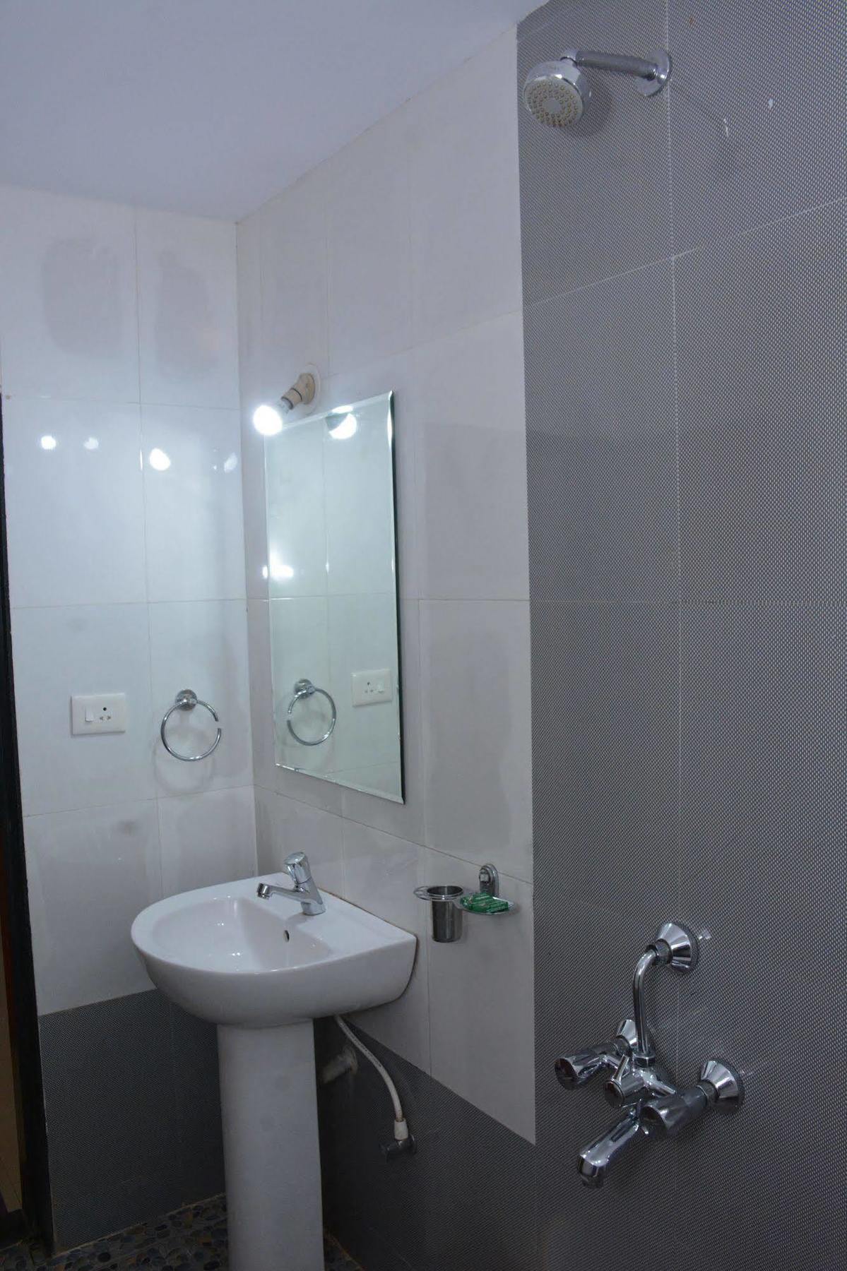 Rbr Suites Calangute Bagian luar foto